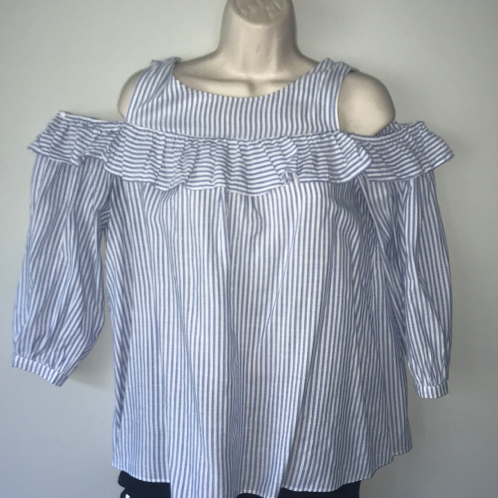 Entro summer pin-stripe shoulder cut out blouse